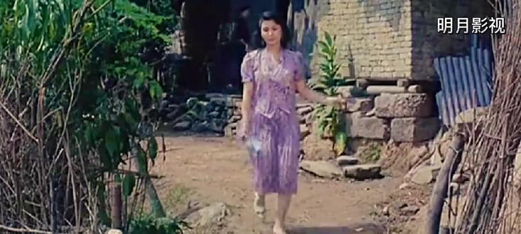 骚动的乡风 渣男在外混了两年,回家乡被发现了#影视解说#快看影 #影视解说 #快看影视计划 #经典影视片段