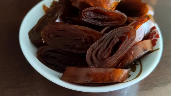 土法自制果丹皮。我用桃,杏,山楂都做过挺好的,分享给朋友们。 #纯手工零添加 #健康美食自己做 #健康食品 #好吃到爆