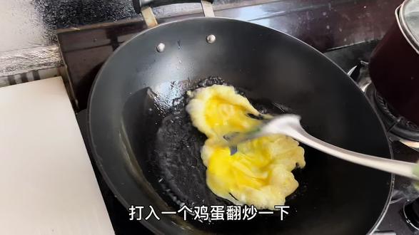 奶奶在家我可以睡到自然醒,今日早餐红枣鸡蛋汤,炒狗棒槌,花卷 #家常菜 #大自然的馈赠 #狗棒槌 #早餐吃什么 #日常做饭 #简单美食