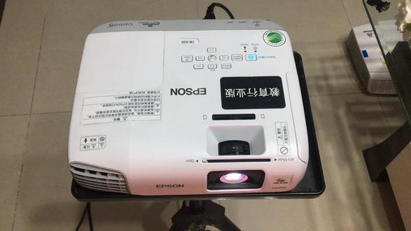 极品效果!日本爱普生X29投影仪投影机比极米投影仪亮