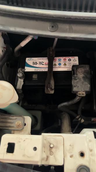 众泰e200无法启动,伴随屏幕花屏