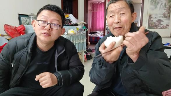 媳妇做菏泽名吃白丸子汤,宝宝和父亲第一次吃,都说吃着有味好吃 #美食vlog #生活vlog