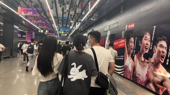 亚运会田径比赛,昨晚在杭州奥体中心体育馆(大莲花)完美结束。 #奥体中心 #体育馆 #冠军 #田径比赛 #田径场 #亚运会