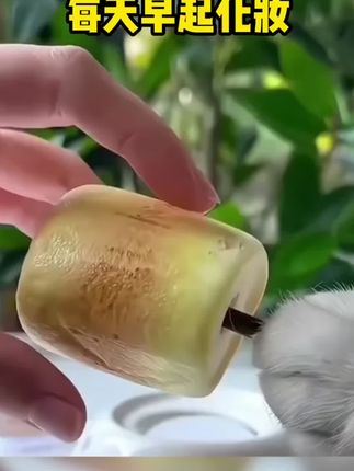 如果你的脸色暗沉蜡黄,那就试试这款烟酰胺,轻轻一抹,改善暗沉蜡黄,方便又好用!#烟酰胺凝胶#熊果苷乳膏#暗沉蜡黄