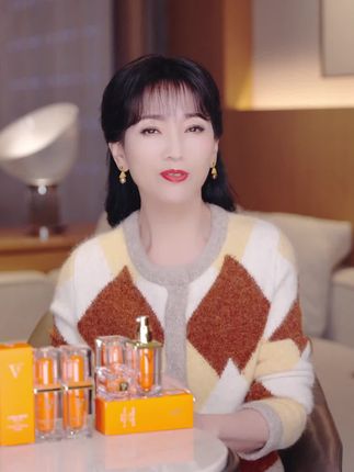 但凡你早点知道这个#国货,也不至于被粉底厚重浮粉困扰这么多年!原来伪素颜是这种感觉#素颜霜#底妆#伪素颜#女生化妆