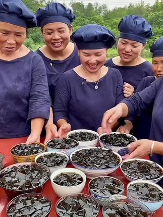 天热了,自己在家做烧仙草简单方便又好吃,吃不完还可以拿去摆摊#烧仙草 #甜品 #清凉一夏