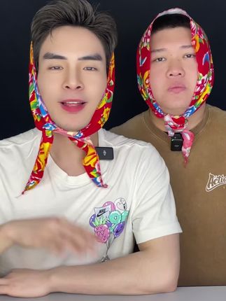 还有人不会不知道这款欧莱加口红吧？显白显气色，黄黑皮专用，喝水都不掉色，多种颜色可选，怎么涂都好看！