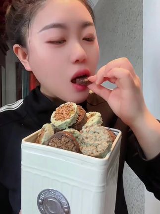 爱吃零食别错过!现在流行这款燕麦脆脆小零食,现在买真划算!#开袋即食 #坚果燕麦脆#燕麦脆#粗粮