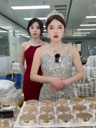 化妆不定妆,你不脱妆谁脱妆!赶紧试试这款防水防汗,控油持妆的定妆蜜粉吧