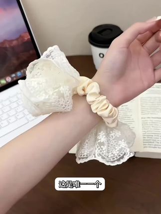 这也太好看了吧!是谁设计的凤尾开屏,蕾丝裙摆发圈,触动了你心扉?#这也太好看了#头饰发饰#发圈发绳#少女心爆棚