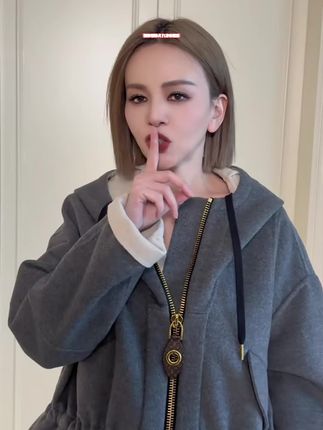 悦人不如悦己!女人保养自己很重要! 还在为脸上# 干纹 、# 细纹 、起皮干燥烦恼的姐妹!不妨试试老# 国货 !1.2