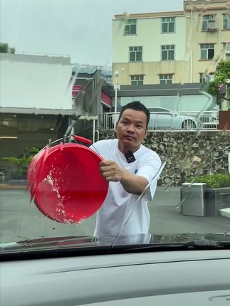 雨刷异响严重别忍了,用这款耐用雨刷刮的干净无噪音,售后有保障!