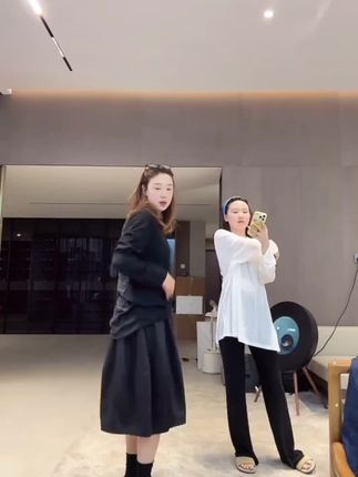 Multi Math泡泡裙/四季可穿黑色显瘦减龄遮肉通勤高级花苞半身裙