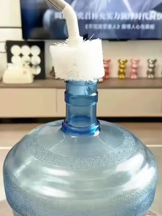 用这个弧形的水桶刷可以清洁的干干净净,安排!#水桶刷子 #水桶清洁小妙招 #水桶刷长柄刷 #纯净水桶