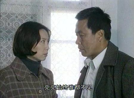 傻姑娘胭脂为爱与教育梦,深陷两男人情感漩涡! 本剧以女儿河为故事背景,讲述了一个名叫胭脂的“傻姑娘”为了真爱和儿时的梦想——发展村里教育事业,而徘徊在两个真性情男人的感情旋涡中。