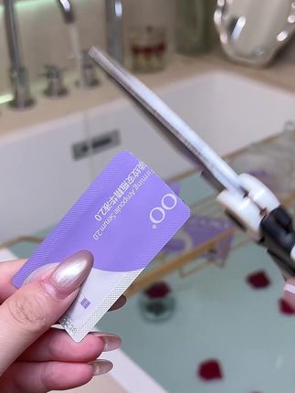 你与气质女神只差一片#可逐银绷带颈膜的距离!淡化颈纹、提亮肤色,轻松拿捏高级感! #气质提升 #天鹅颈养成#好物推荐