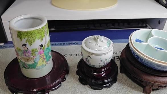 侍女笔筒160,民国侍女小盖罐370,清中调色盘500 侍女笔筒160,民国侍女小盖罐370,清中调色盘500