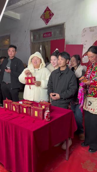 都是大网红,都认识吧 #七哥夫妻vlog #满月宴