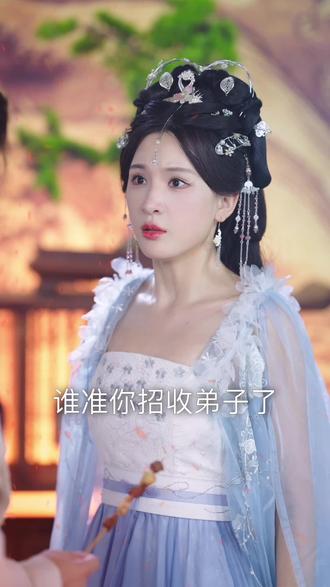 上交亿倍灵石入宗,吓坏女帝师尊 - 第27集