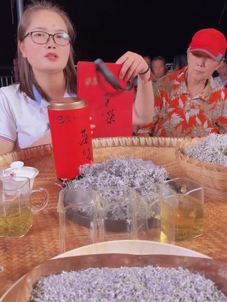 喝它的人都后悔没有早点喝 #紫金莓茶 #莓茶 #藤茶