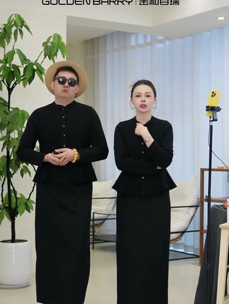 时尚套装,显瘦遮肉没道理。正在直播哦 #穿出高级感 #品质女装 #今天穿什么 #轻奢女装 #优雅知性