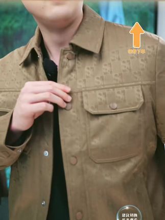 再喜欢的状态里,舒服才是主旋律 #冬季穿搭 #羽绒服推荐 #柒牌