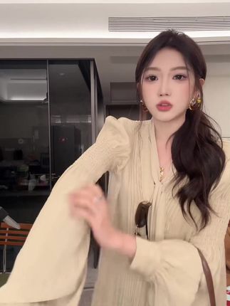 喜欢的可以来直播间看一下哦 #气质穿搭 #日常穿搭 #搭配推荐