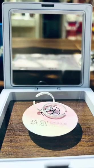 叮咚!玖别DIY手工坊放大招,55元拼豆套餐速抢!颜色丰富,店员手把手教,手残党秒变艺术家,周销翻倍,翠屏区收藏榜常客,速来! #天线宝宝盲盒 #耳机壳 #积木熊 #盲袋 #抽盲盒