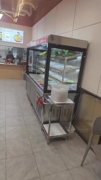 滴水东路刘文祥麻辣烫卷疯!经典单人套餐,可堂食外带,原价 15 现 12。麻辣过瘾,性价比高,春节快尝尝! (【退款规则】到店核销:随时可退,过期未核销自动退)#炸串 #抖音新春吃喝玩乐节 #探店齁币多真假厨子说 #附近美食 #小罗说餐饮