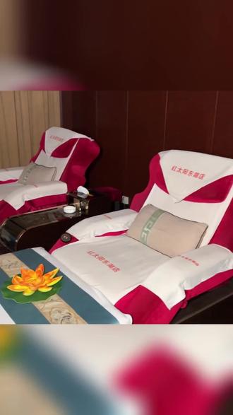 海滨大道红太阳足疗馆放大招!195元享80分钟专业按摩,除湿温经活络。全家能来,开车党福音,有大停车场,按完有茶果糖。打工人学生党冲,超划算! #蚊虫叮咬 #无锡五一韩式足疗店推荐 #身体护理 #好店推荐 #休闲度假