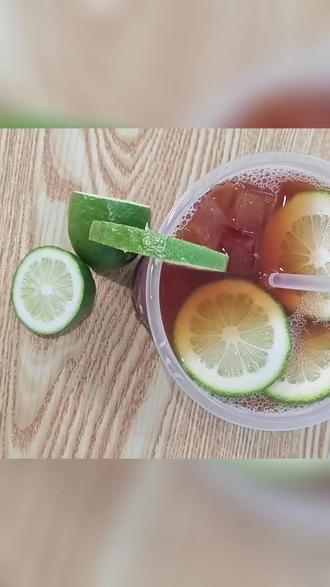 邻里柠檬茶搞事!招牌喳男茶原价 8 块现 4 块,雷州热销顶流,堂食外带皆可,速来! (【退款规则】到店核销:随时可退,过期未核销自动退)#喝果茶可以代替吃水果吗 #喝罗汉果茶的好处和坏处 #一个百香果的热量是多少 #喝什么热饮不易发胖 #手打柠檬茶