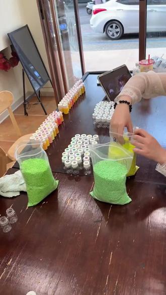 欢迎来许昌蜜屿手作拼豆!221色任选,全自动机器烫,周末免约,车位充足。12.6元畅玩,过期随时退,店员帮忙,快叫姐妹冲,魏都区等你! #拼豆豆 #许昌