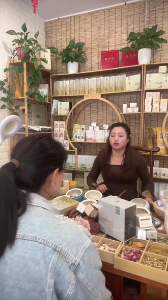 俏因子3.0购前咨询,1180元享605分钟护肤。含皮肤检测、清洁、祛痘泥膜等,适油性/混油和痘肌,速来! (注意,叠加新人价后的价格是1180元,团购价是1280元;)#美业手 #可视采耳 #头疗养发 #天然护肤 #支持本地