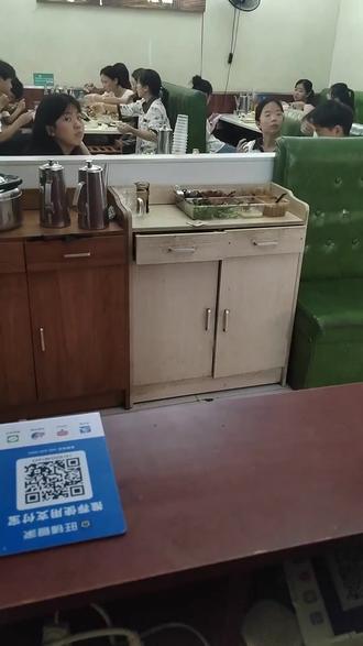 王婆大虾放大招!九十九元享十全十美套餐,鱿鱼虾锅超鲜,涮菜丰富。夏有冰粉冬有枣茶,还有蒙牛冰淇淋。原价 161 元,现大降价。情侣闺蜜聚会优选,快约! (【退款规则】到店核销:随时可退,过期未核销自动退)#沙茶面 #新疆美食 #伊宁市美食推荐 #阿勒泰市美食 #新疆人气美食排行榜