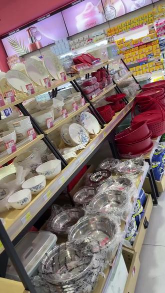 小李百货太会玩!曼秀雷敦润唇膏 39.9 砍到 19.9,二十年老店福利满满!植物配方,润到心坎,彩妆护肤齐全。专业导购支招,售后靠谱。手快有,快冲! #化妆店 #家用百货 #手机维修换屏 #小天带你逛天虹 #去想去的地方