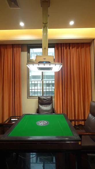 兄弟姐妹们,海府一横路有神仙球房!乔氏金腿 TV 台全新升级,杆法丝滑。原价 128 的黄金时段现 76.8 元,加 10 元多玩 1 小时,冲就完! #台球厅消费攻略 #一顿操作猛如虎 #一金二是什么意思台球 #室内钓虾 #探店加油