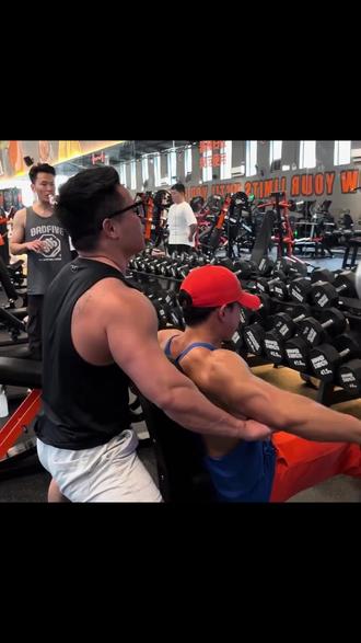 坪山极地铁馆X - GYM成健身圈黑马,登顶热销榜!私教课300变99,练完有免费热水澡。专业教练带练,别让肥肉偷穿秋裤,速来! #健身器械 #硬拉会导致耳鸣吗 #硬拉腿疼正常吗 #史密斯 #健身教学