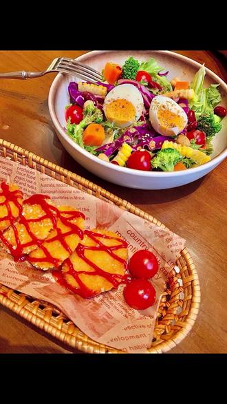 兄弟姐妹们,有幸小食院福利来了!108元享约会小龙虾面双人餐,还有轻食。入选毕节地方菜收藏榜,2026首顿融合菜就这,约起! #美食披萨 #美食v #吴川美食 #私厨 #吃货必备