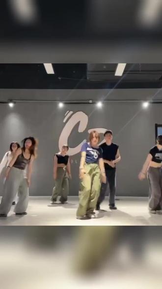 舞加一成人畅跳卡仅99元,享定制课程。不知去哪学跳舞就来这,专业教练指导,轻松学会。入选广阳区瑜伽舞蹈热销榜,抖音评分4.6,速点左下角团购! #舞蹈 #舞蹈课堂随拍 #今日份舞蹈打卡 #学舞记录 #基本功