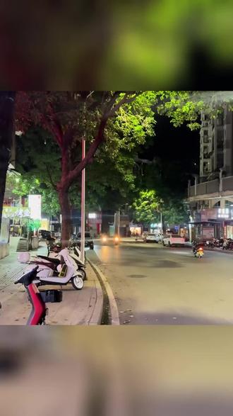 津津家小龙虾入选梧州宵夜热销榜,就在龙山路。4 - 6人中小虾餐128元(原价228),现炒非卤虾,可打包堂食,酱爆味超香,份量足,速冲! (【退款规则】到店核销:随时可退,过期未核销自动退)#香辣蟹 #十三香 #十三香小龙虾 #虾小龙老长沙龙虾馆 #龙虾🦞