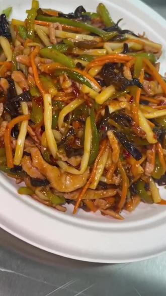 嚯!兴华北路现干煸杏鲍菇等“三剑客”!九旭餐饮半成品套餐,二到三人餐原价 51.7 元,现 28 元。翻炒 10 分钟变大厨,菜品超香,外带加热就行,周末聚餐不愁,手残党也能成厨神! (注意,叠加立减后的价格是28元,团购价是29.9元; | 【退款规则】到店核销:随时可退,过期未核销自动退)#发现好地 #今日美食 #网红餐厅体验 #有灵魂的美食 #跟着抖音去度假