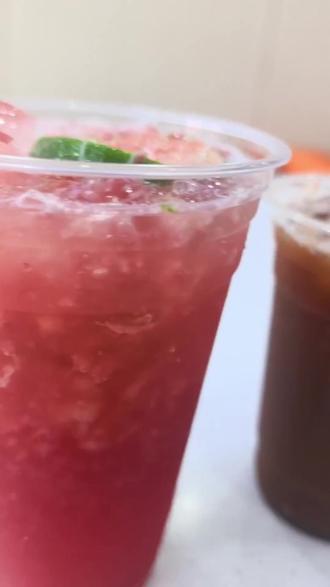 海口邻里手打柠檬茶七夕茉莉奶白8.8元!堂食香外带美,性价比高,美灵南四路冲! (【退款规则】到店核销:随时可退,过期未核销自动退)#小孩是否可以喝抹茶拿铁 #抖音网红奶茶 #喝奶茶 #多肉葡萄 #美味食品