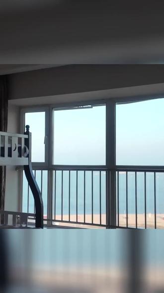 东戴河海景公寓有惊喜!1.8 米双床房 118 元,楼下即沙滩,可追日出。免费停车,配赶海工具。老歌配海浪,性价比超高,下单还能“打包”海风! #海上生活666入口 #打卡 #景点打卡 #玩乐计划 #网红打卡地