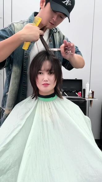 灵璧老铁看过来!CK发型设计师集合店放大招,原价128剪发设计套餐现88!发型师精细耐心,环境清爽,价格无套路,好评榜TOP!快约兄弟打卡换心情! #多久接一次头发比较合适 #热烫头发后一般多久能洗头 #头围大是否适合一刀切发型 #高级染发 #狼发