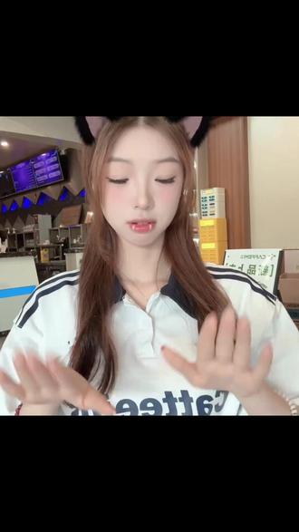 创进网咖放大招!原价两百网费,现59.9拿下。门口车位足,59.9当200花。电竞体验丝滑,约队友开黑冲! #花臂 #金发美女 #夜未央 #萌妹子 #周末去哪玩