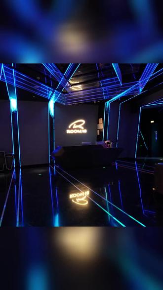 安吉南路ROOM18 PARTYK是潮人聚集地,包厢时尚氛围足。198元派对包含嗨唱与美食,有闽南海鲜,约伙伴来嗨! #影音室 #非量贩式ktv什么意思 #傲歌空间 #vr #zhe哲领点唱厅