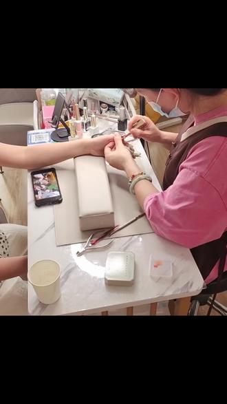 姐妹们,海东路真汐美甲美睫搞事!太阳花款睫毛原价 368,现 168。配色绝,手法温柔,做完眼亮。拐角宝藏店,速冲薅羊毛! #化妆培训 #网红美甲店入口 #美甲店日常 #种睫毛 #金华五一日式美甲美睫店推荐