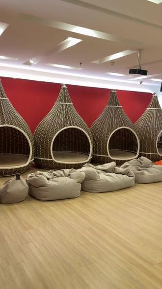 解放东路大濡温泉放大招!599健身月卡现299拿下,燃脂单车、瑜伽、私教一应俱全。汤泉分区,泉水咕嘟,泡完吃西瓜。淘气堡超宽敞,遛娃一绝! #永旺梦乐城 #喀什旅游攻略 #农庄策划 #喀什古城特色景点 #呼市带孩子玩的地方