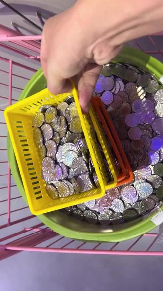 岱岳区哇哦拾光游戏厅开业放大招!1500枚游戏币仅99.8元,进货式囤币。抓娃娃、玩赛车超爽,泰安朋友别错过,手快有手慢无,冲! (注意,叠加新人价后的价格是99.8元,团购价是99.9元;)#半个抖音都在安利抓娃娃 #抖音美食创作者 #抓娃娃公仔 #网红蹦床 #大玩家