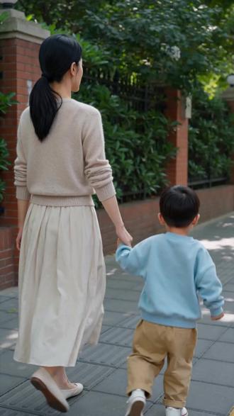 护崽宝妈绝地反击 带娃退让反被得寸进尺,宝妈冷静维权,守护孩子安稳童年#AI真人漫剧 #好剧推荐